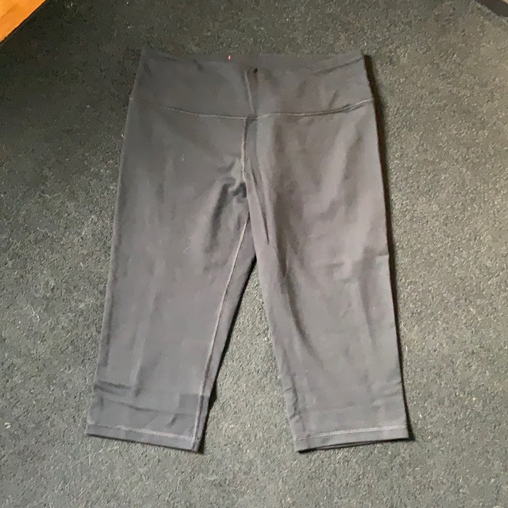 Women’s Victoria’s Secret VSX Capri workout pants